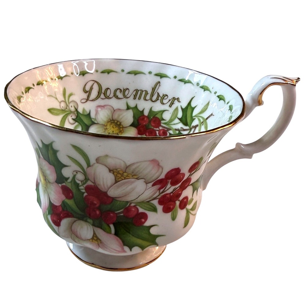 Royal Albert Christmas Rose Tea Cup 1980s Grandmillennial Cottagecore England